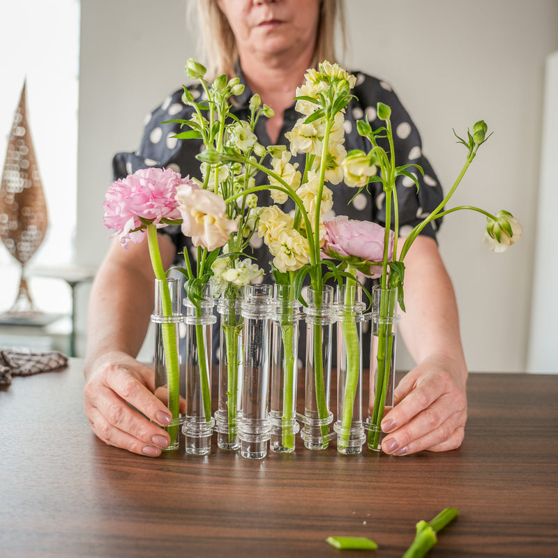 Vista dettagliata del materiale di vetro elegante e dello stile minimalista di Flower Flute